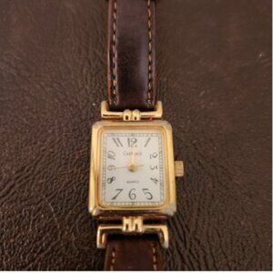 VINTAGE WOMEN'S CARRIAGE WRISTWATCH BROWN LEATHER STRAP